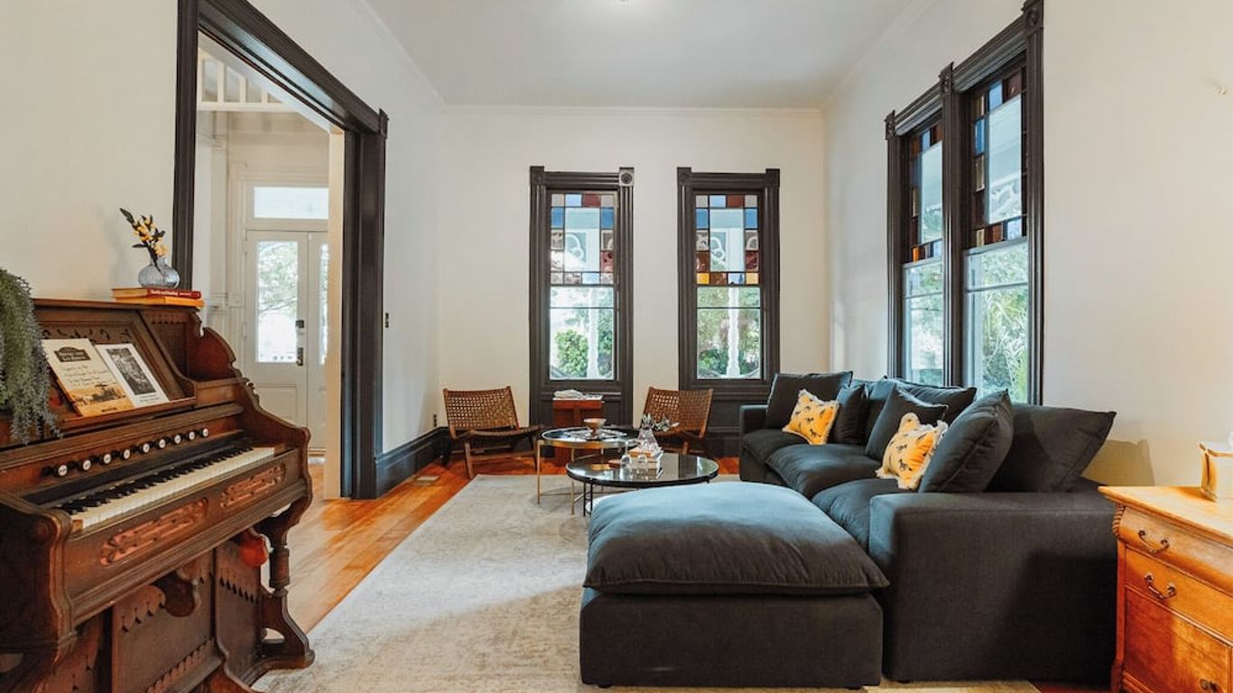 Kaleidoscope Inn & Gardens