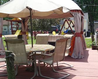 3 bedrooms sleeps up to 10 people - Warsaw - Patio