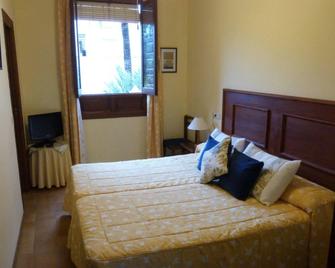 Hostal Loreto - Denia - Bedroom