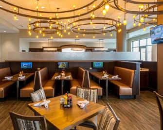 Holiday Inn Lexington - Hamburg By IHG - Lexington - Restaurante