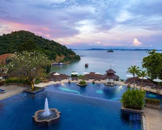 Supalai Scenic Bay Resort and Spa - Pa Khlok - Piscina
