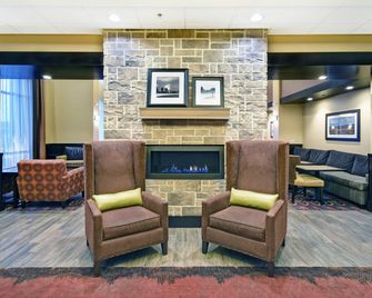 Hampton Inn & Suites Milwaukee/Franklin - Franklin - Lounge