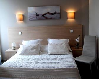 Logis Hôtel Restaurant du Midi - Rodez Centre - Rodez - Schlafzimmer
