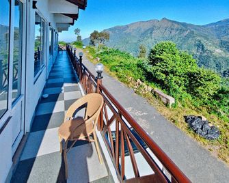 Harika Palace - Nainital - Балкон