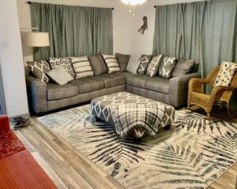 Cute little house within walking distance to food and the beach - Port O'Connor - Sala de estar