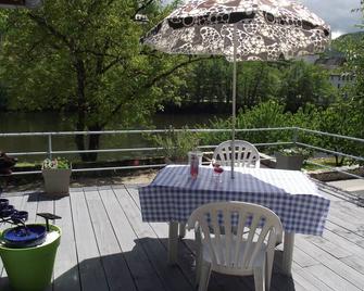 Charming Gite overlooking the river Truyere and the 14th Century bridge. - Entraygues-sur-Truyère - Balcon