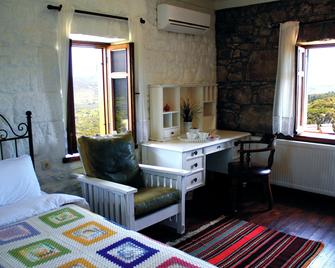 Assos Nar Konak - Behram - Habitación