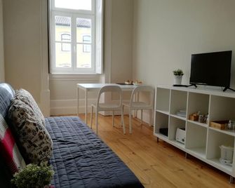 Ah33 - Superior Double Studio - University - קוימברה - סלון