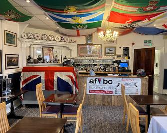 OYO Lord Kitcheners Guest House - Lowestoft - Bar