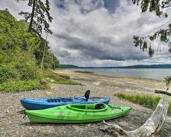 Relax on a Private Beach Shelton Getaway! - Shelton