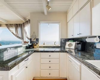 Sunset Escape - Bodega Bay - Kitchen