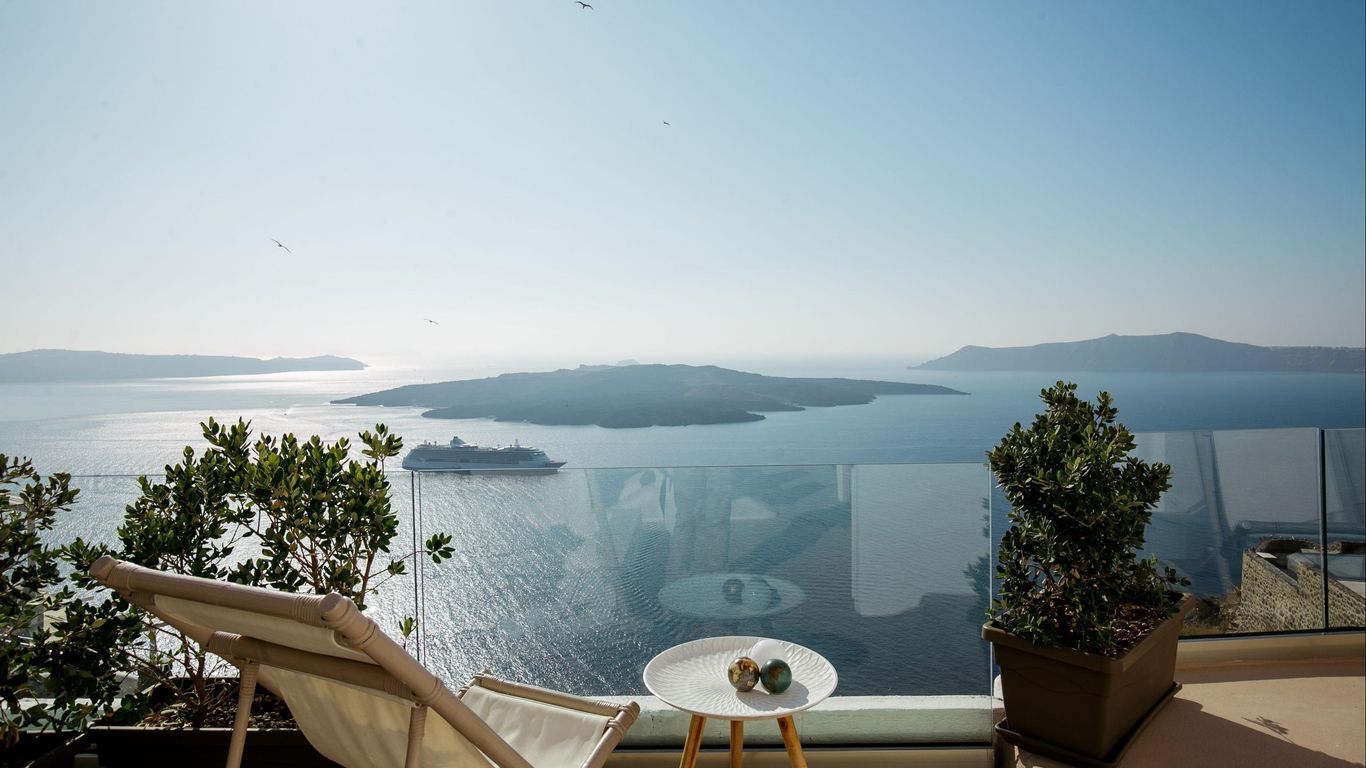 The Globe Suites Villa