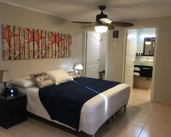 The Pier Beach Inn & Suites - Willemstad