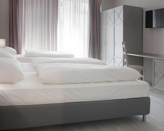 Hotel Deutsches Theater - Munich - Bedroom