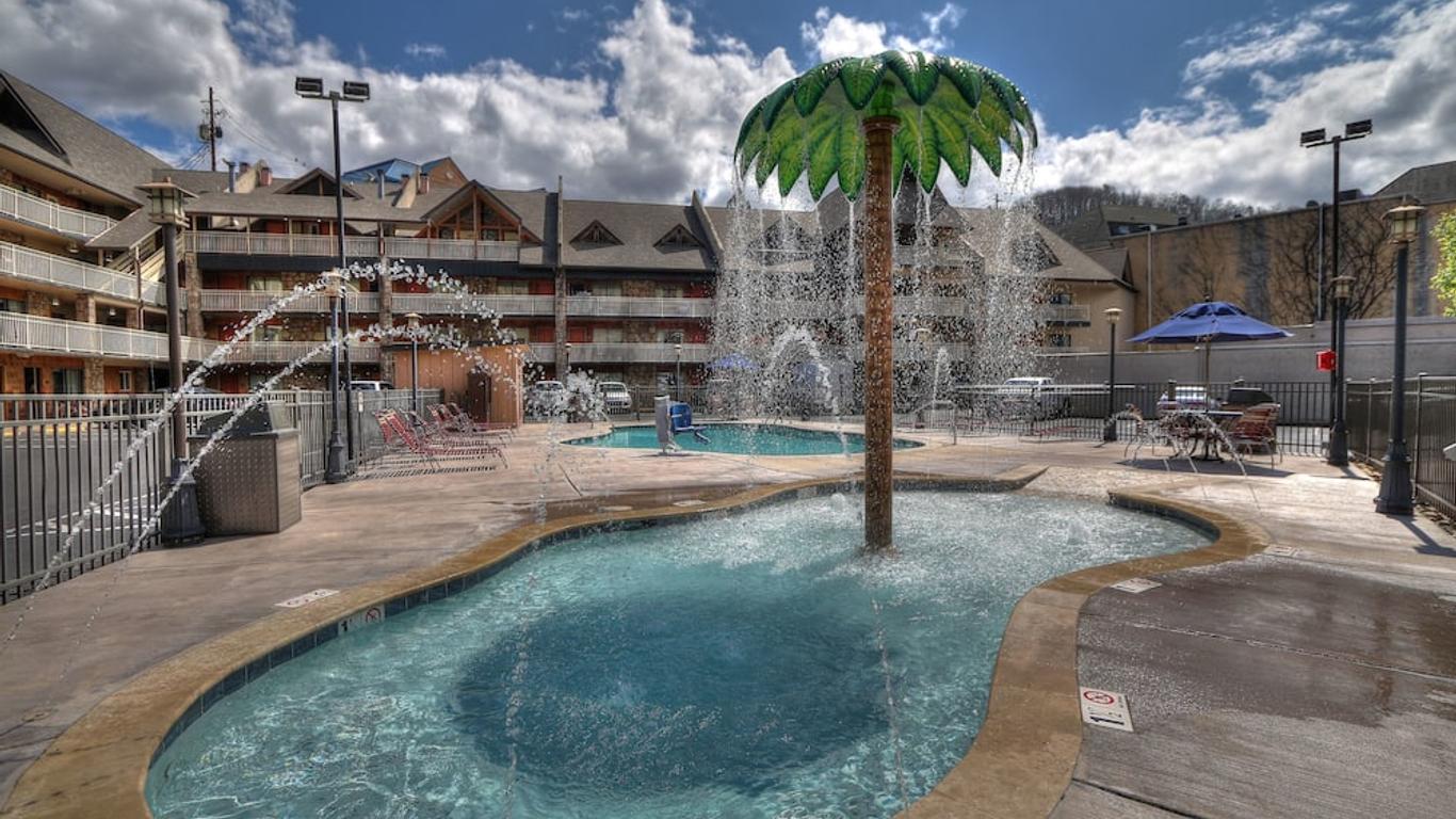 Crossroads Inn & Suites