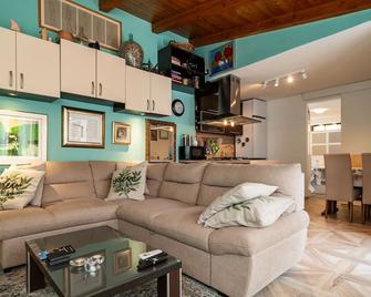 Apartment & Room Sunset Beach - One Bedroom Apartment with Terrace and Garden View - Dubrovnik - Living room