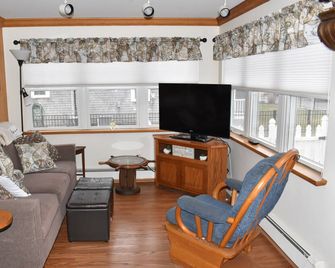 Lotti's Landing - Seaside Beach House - Onset, MA - Onset - Sala de estar