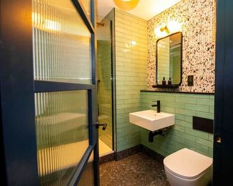 The Palm - Bray - Baño