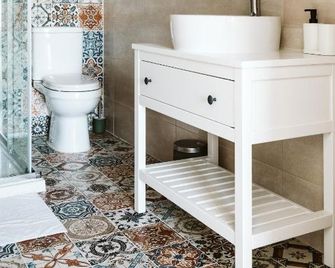 Ta' Tereza Apartment in Gozo - Qala - Baño