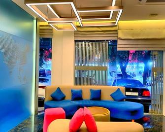 Qube Hotel by 98hospitality - Jakarta - Lounge