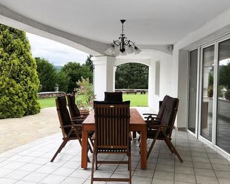 Luxus Villa near to the Lake Balaton, Tihany, Veszprém, in fantastic milieu - Szentantalfa - Patio