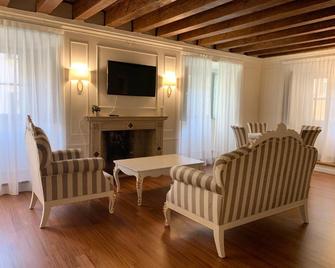 Cavour44 - Palazzo Canossa - Verona - Sala de estar