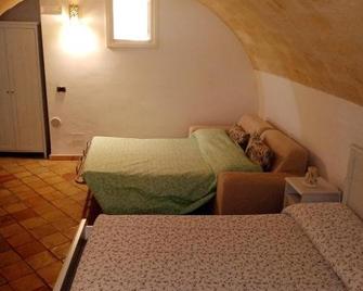 Bed And Breakfast Nelmuro - Matera - Bedroom