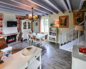 2 Bedroom Beautiful Home In Pleuven - Pleuven - Salle à manger