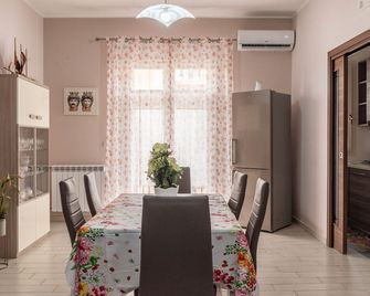 La Maison Du Port - Licata - Comedor