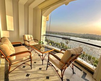 Nile view appt, Cornish Al Nile - القاهرة - شرفة