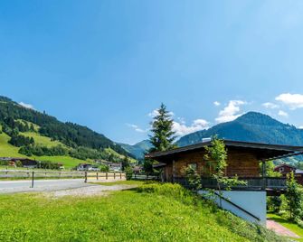 Chalet in Kirchberg near Ski Gondola - Kirchberg in Tirol