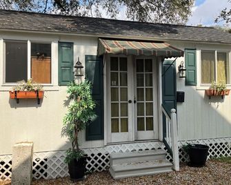 Comfy quaint 1-bedroom cottage with serene pond area in charming Abbeville - Abbeville