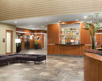 Holiday Inn & Suites Williamsburg-Historic Gateway - Williamsburg - Receção