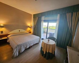 Hotel Le Ville - Lucca - Soveværelse