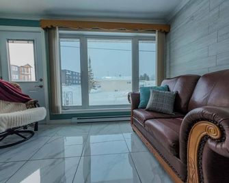 Logis des prodiges - Le 777 - Rouyn-Noranda - Wohnzimmer