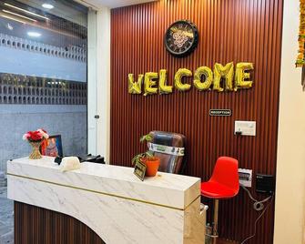 Hotel Shree - Ujjain - Front desk