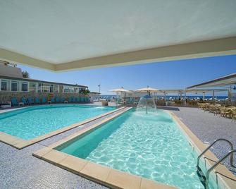 Hotel Saline - Centola - Piscine