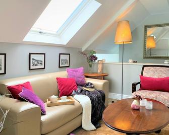 Abbey Manor Luxury Guesthouse - Cape Town - Living room