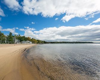 Lake Views at The Shores Great Location 5693 - Traverse City - Ranta
