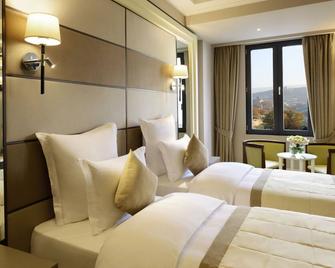 Ambassadori Tbilisi Hotel - Tbilisi - Bedroom