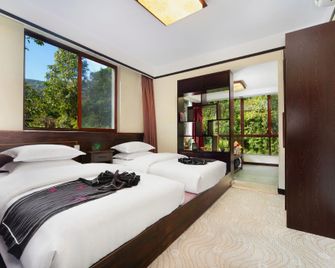Rehai Meinvchi Hot Spring Hotel - Baoshan - Bedroom