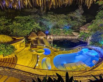 Entremonte Wellness Hotel & Spa - Apulo - Piscina