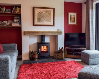 A well appointed cottage in the picture perfect village of Kettlewell. - Grassington - Living room