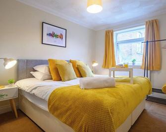 Merriotts Court - Parking - Wifi - Cardiff - Bedroom