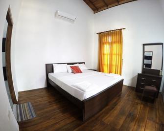 Sunrise Cabanas - Arugam - Bedroom
