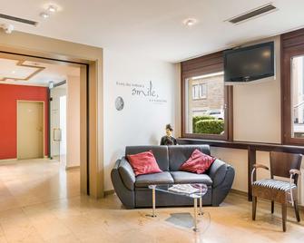 Hotel Rega Stuttgart - Stuttgart - Living room
