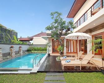 Allamanda Villa Jimbaran - South Kuta - Pool