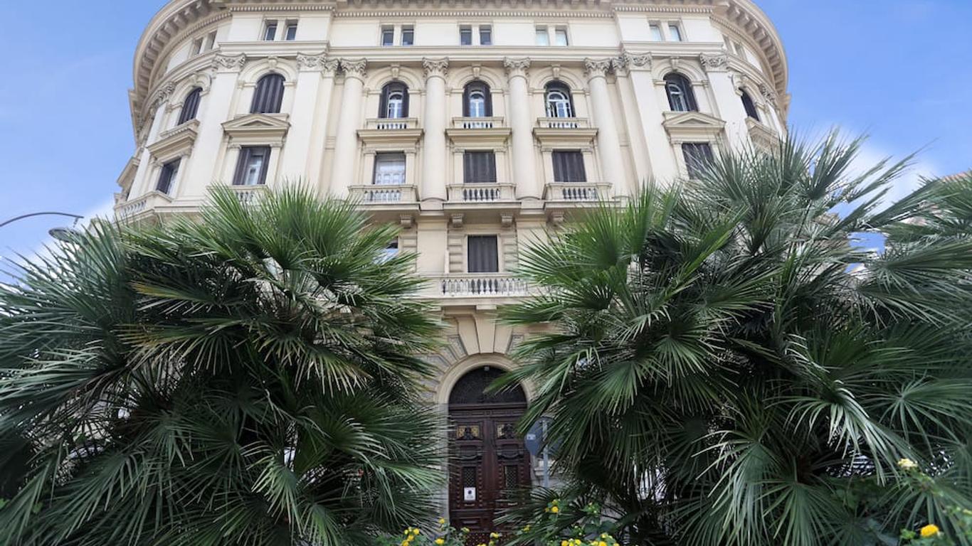 Piazza Bovio 22
