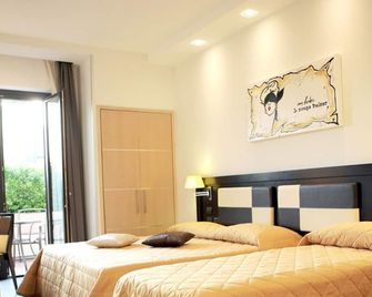 Hotel Visagi - פומפיי - חדר שינה