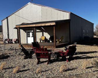 Country Lodge - Great Bend - Patio
